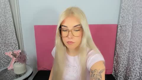 Snapshot of kristyflowers chatting on January 2026 03:50:01 PM KristyFlowers online show from January 2026 03:50:01 PM