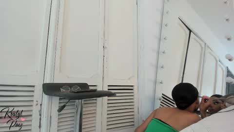 Cristina online show from December 2025 07:42:02 PM