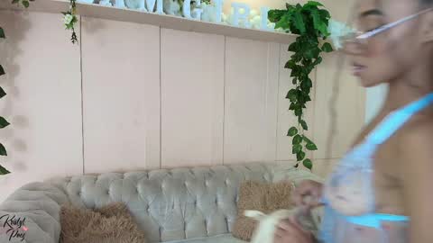 Cristina online show from April 2026 05:02:02 PM