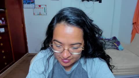 Kroline  online show from January 2025 03:02:01 AM