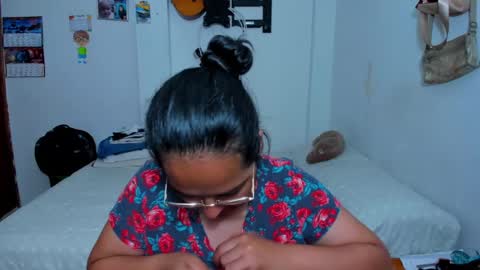 Kroline  online show from February 2025 08:53:02 PM