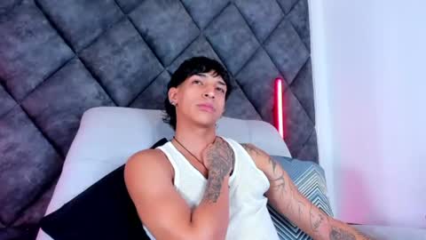 Kroy Wave  Muscle Tattoos Latino online show from August 2026 03:19:01 AM