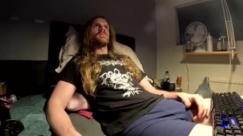 Snapshot of krullz123 chatting on December 2025 10:27:02 PM Krullz online show from December 2025 10:27:02 PM