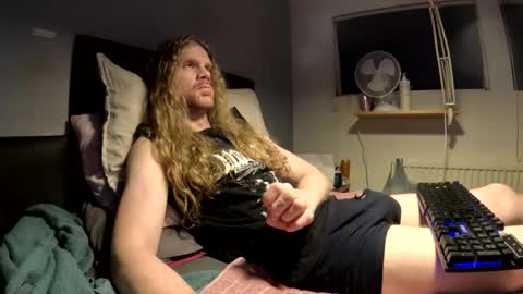 Snapshot of krullz123 chatting on December 2025 10:58:01 PM Krullz online show from December 2025 10:58:01 PM