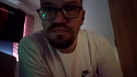 Snapshot of kryptoni18435 chatting on December 2025 10:42:01 AM Tommy online show from December 2025 10:42:01 AM