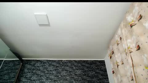 Snapshot of krystal_desire chatting on February 2025 05:14:01 PM krystal desire online show from February 2025 05:14:01 PM