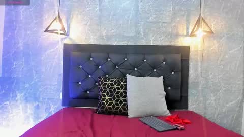 Kystal Taylor online show from November 2025 11:21:02 AM