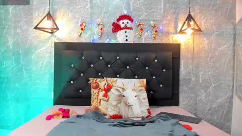 Kystal Taylor online show from December 2025 11:41:01 AM