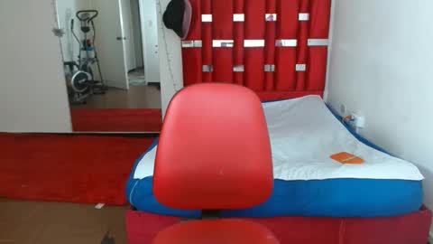 Snapshot of krystal_thomson chatting on October 2025 03:58:02 PM KRYSTAL THOMSON online show from October 2025 03:58:02 PM