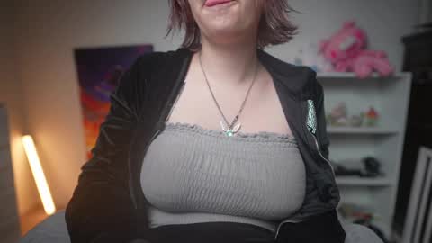 Snapshot of krystalsyxx chatting on March 2025 11:32:02 PM Krystal Syx online show from March 2025 11:32:02 PM