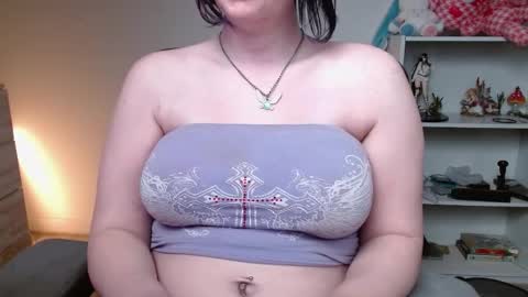 Krystal Syx online show from April 2026 05:03:02 PM