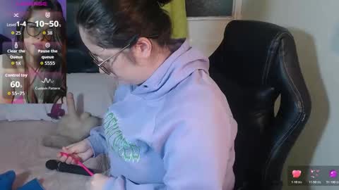 kryystaladams online show from April 2026 08:31:02 AM