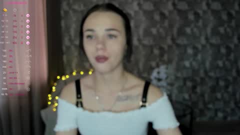 Snapshot of kseni_a chatting on December 2025 10:42:01 AM Ksenia online show from December 2025 10:42:01 AM