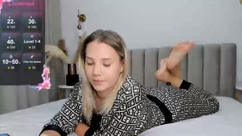 Lady online show from September 2025 09:16:02 PM