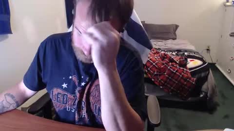 Snapshot of kuggy570 chatting on October 2025 11:48:01 PM Kuggy online show from October 2025 11:48:01 PM