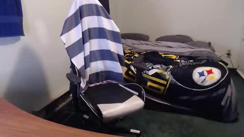 Snapshot of kuggy570 chatting on October 2025 08:18:01 PM Kuggy online show from October 2025 08:18:01 PM