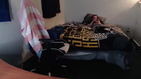 Snapshot of kuggy570 chatting on November 2025 12:19:01 AM Kuggy online show from November 2025 12:19:01 AM