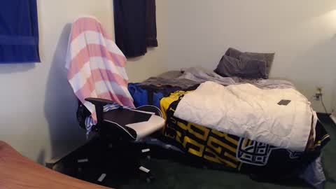 Snapshot of kuggy570 chatting on December 2025 10:59:02 PM Kuggy online show from December 2025 10:59:02 PM