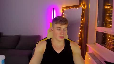 Snapshot of kurt_hanssen chatting on November 2025 03:01:01 PM kurt_hanssen online show from November 2025 03:01:01 PM