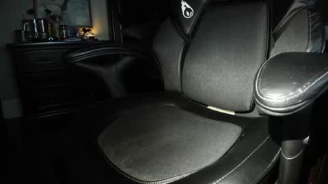 Snapshot of kwufbenk chatting on December 2025 07:13:02 AM kwufbenk online show from December 2025 07:13:02 AM