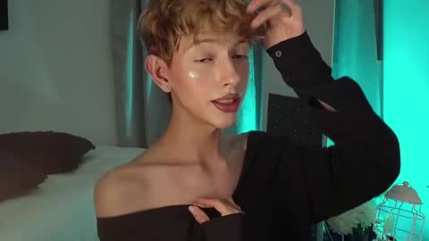 Kyle Cooper online show from December 2024 12:23:01 AM