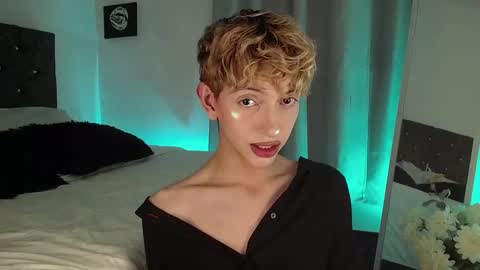 Kyle Cooper online show from December 2024 12:43:02 AM