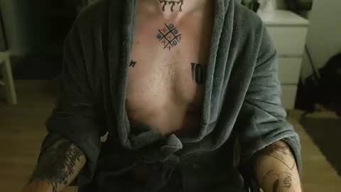 Snapshot of kyle_tattoo chatting on August 2026 04:03:02 AM kyle online show from August 2026 04:03:02 AM
