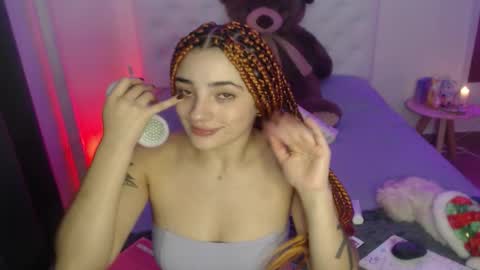 Sara online show from December 2025 08:03:01 PM