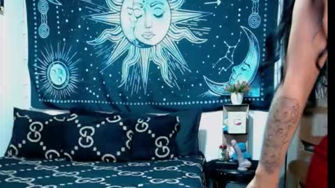 kylie online show from October 2025 08:19:02 PM