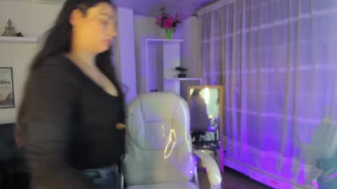 kylie online show from December 2024 01:24:02 PM