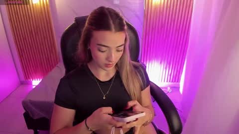  KYLIE  online show from April 2026 02:06:01 AM