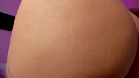 Snapshot of kylie_lips chatting on October 2025 05:58:02 PM Kylie Lips online show from October 2025 05:58:02 PM