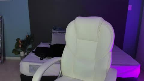 Kylie Reyes  online show from February 2025 07:13:01 PM