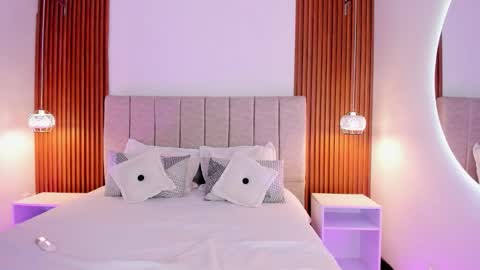 kloe sofia online show from February 2026 12:20:01 PM