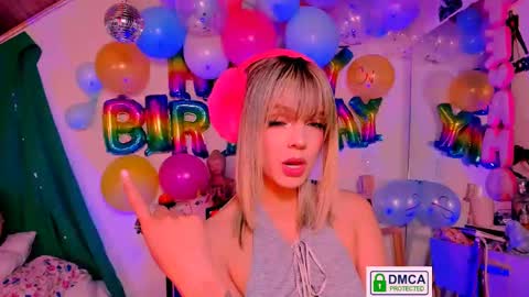 Snapshot of kyliekandy chatting on November 2025 02:11:01 AM online show from November 2025 02:11:01 AM