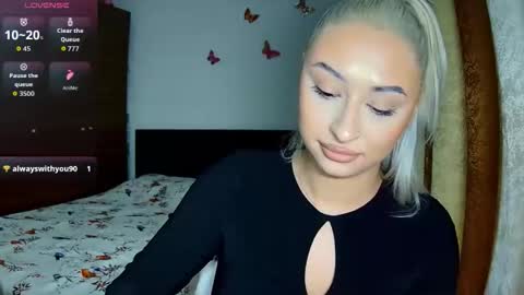 Snapshot of kylieoneadams chatting on November 2025 07:20:01 AM kylie online show from November 2025 07:20:01 AM