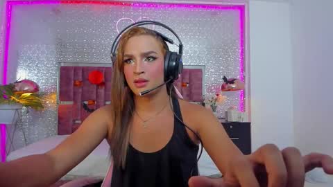 Snapshot of kylievictoria_ chatting on October 2025 05:04:02 AM Kylie online show from October 2025 05:04:02 AM