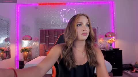 Snapshot of kylievictoria_ chatting on November 2025 02:47:01 AM Kylie online show from November 2025 02:47:01 AM