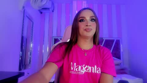 Snapshot of kylievictoria_ chatting on December 2025 04:06:01 AM Kylie online show from December 2025 04:06:01 AM