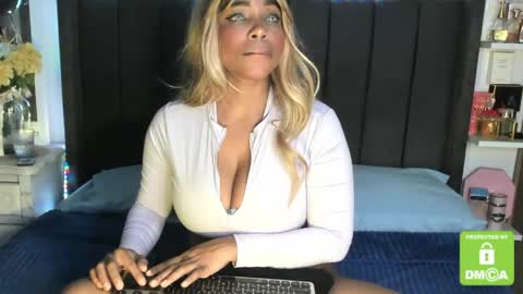 Snapshot of kyliewhiteboobs chatting on May 2026 09:31:02 PM kylie white boobs online show from May 2026 09:31:02 PM