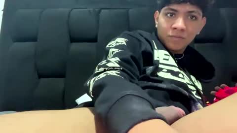 Snapshot of kylo_boy04 chatting on December 2025 04:25:02 PM steven online show from December 2025 04:25:02 PM