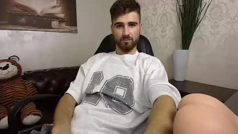 KyloEast online show from July 2026 04:26:01 AM