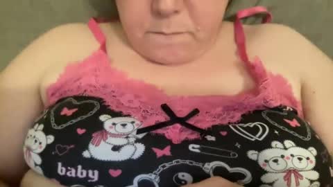 Snapshot of kylorencat chatting on December 2024 10:23:01 PM KYLO online show from December 2024 10:23:01 PM