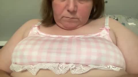 Snapshot of kylorencat chatting on November 2025 06:46:02 PM KYLO online show from November 2025 06:46:02 PM