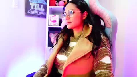 Snapshot of kyomi_chang chatting on January 2025 01:05:01 PM Kyomi online show from January 2025 01:05:01 PM