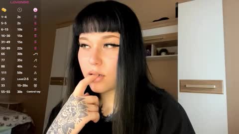 Eva online show from November 2025 10:30:01 AM