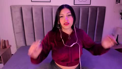 Emily  Laila  online show from October 2025 12:09:01 PM