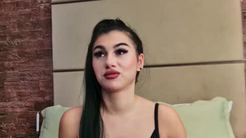 Snapshot of kyrahill_ chatting on December 2024 02:02:02 AM Kyra online show from December 2024 02:02:02 AM