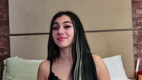 Snapshot of kyrahill_ chatting on December 2024 02:34:02 AM Kyra online show from December 2024 02:34:02 AM