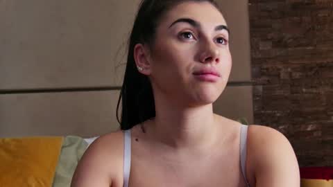 Snapshot of kyrahill_ chatting on January 2025 01:32:01 AM Kyra online show from January 2025 01:32:01 AM